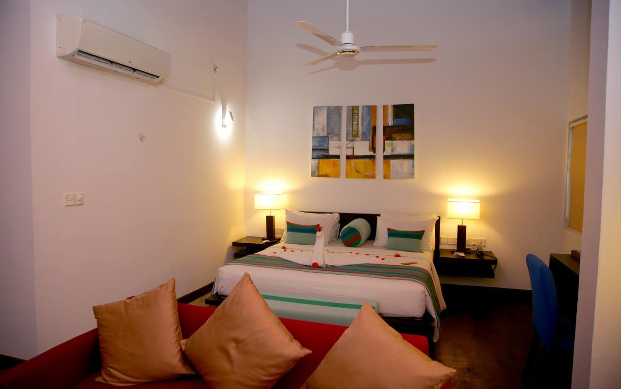 Ranna 212 Beach Resort Kahandamodara Стая снимка