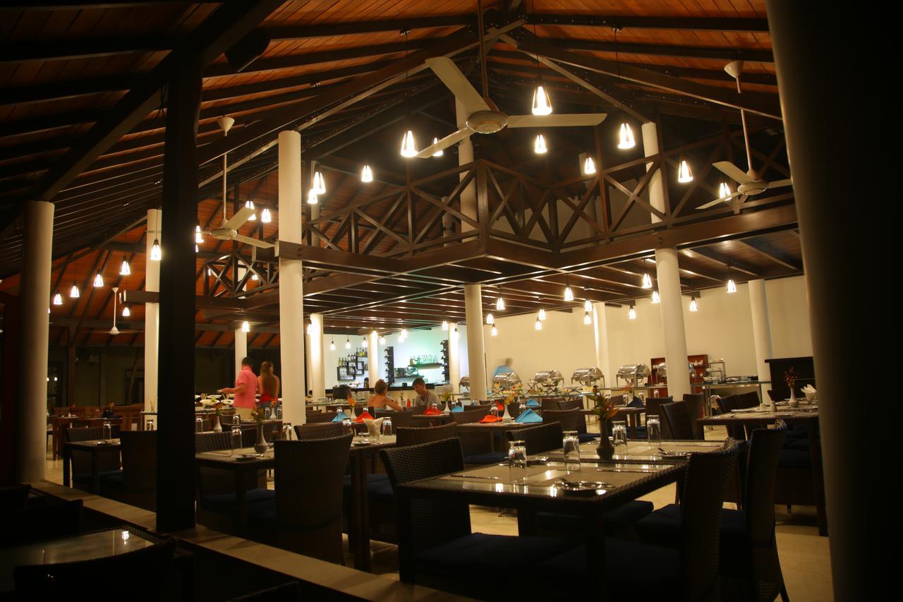 Ranna 212 Beach Resort Kahandamodara Екстериор снимка